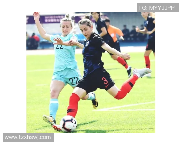 美国女足与俄罗斯女足激战正酣谁将赢得这场国际友谊赛的胜利